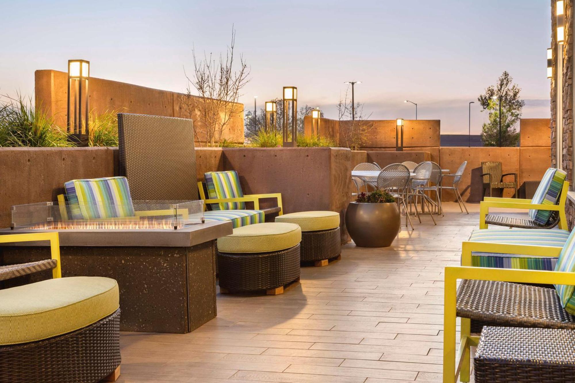 Home2 Suites By Hilton Albuquerque Downtown/University Eksteriør billede